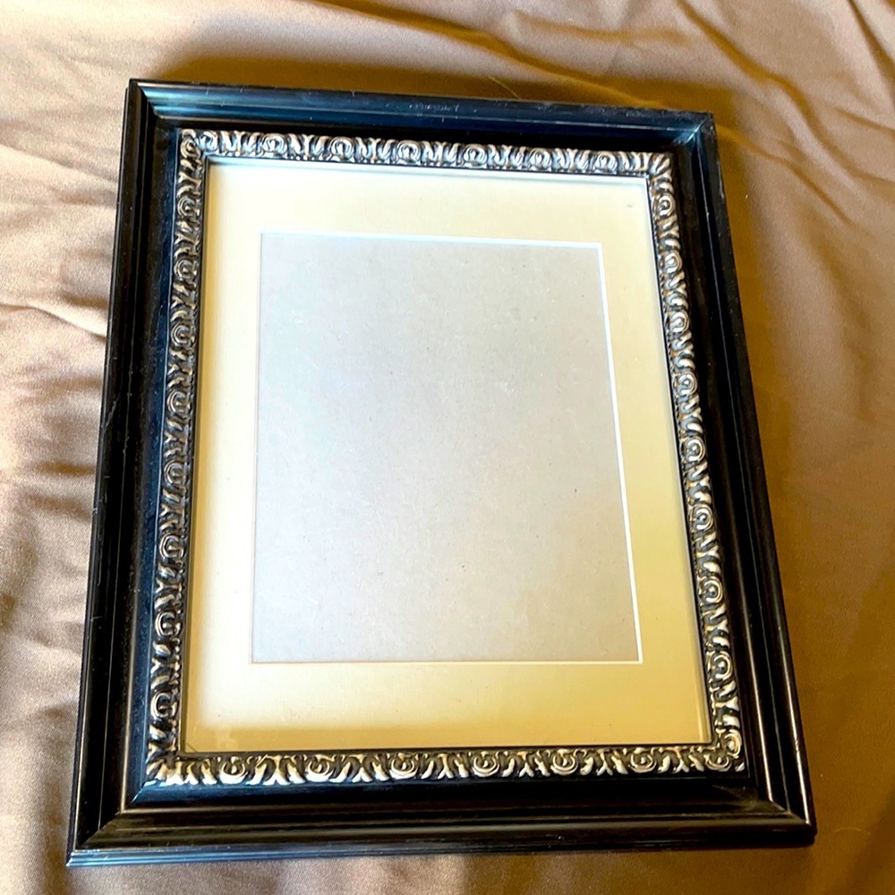 Black and Silver Detailed Wall Art Frame.